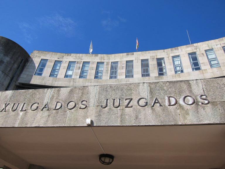 La defensa de la mujer que mató a dos ancianos en Arzúa (A Coruña) pide que reciba tratamiento ambulatorio