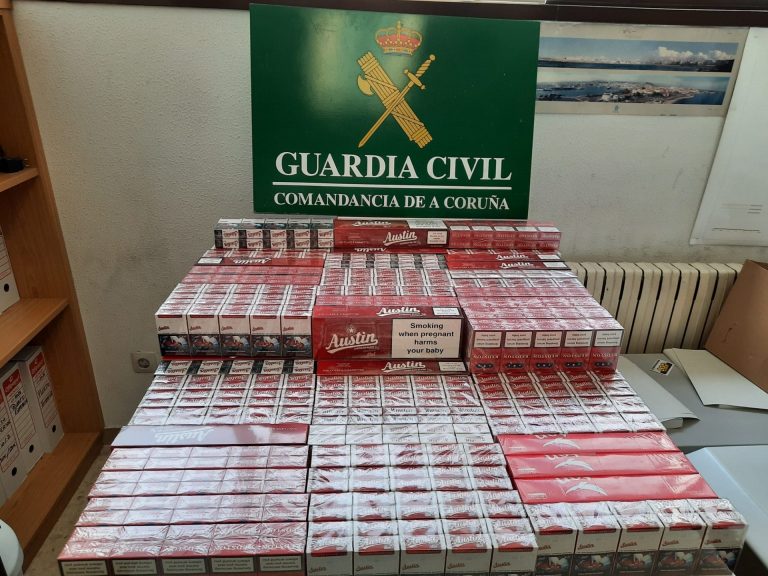 Interceptadas unas 800 cajetillas de tabaco de contrabando que llevaba en un vehículo un vecino de Oleiros (A Coruña)