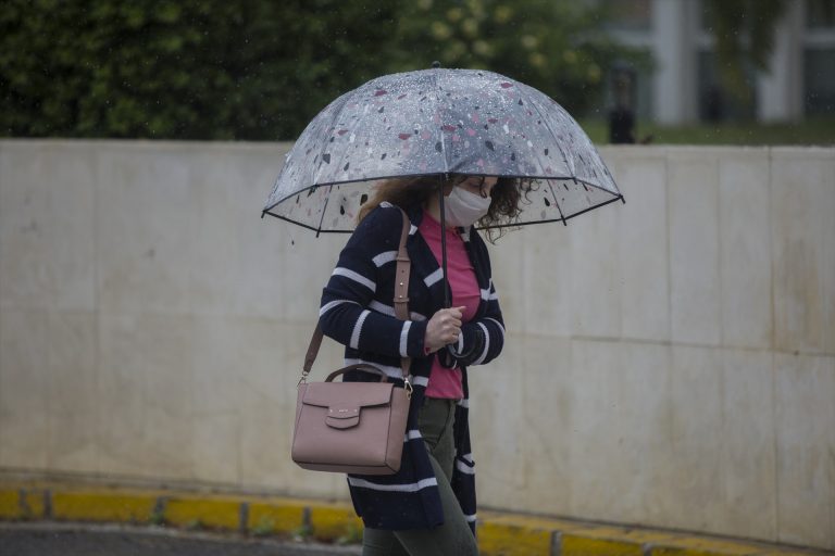 Quince provincias, entre ellas las cuatro gallegas, tendrán este martes riesgo por lluvias o tormentas