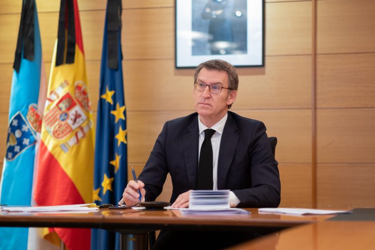 Coronavirus.-Feijóo pide a Sánchez «cogestionar» la renta mínima vital para no «duplicar» prestaciones con las CCAA
