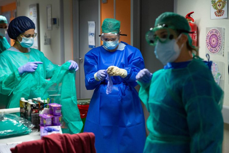 Satse reclama al Sergas que recompense «la labor de los profesionales sanitarios durante la pandemia»