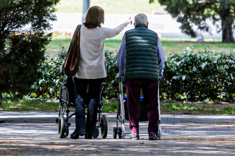 Satse pide más enfermeras en residencias de mayores para no repetir «errores pasados»