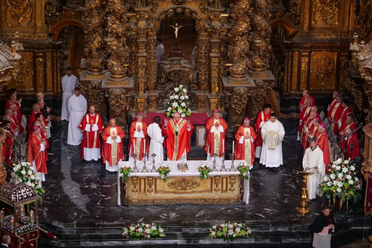 El arzobispo pide «afrontar con esperanza cristiana» este Año Santo «especial» y evitar el «deterioro moral»