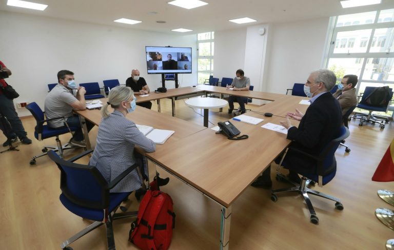 El comité de Alu Ibérica de A Coruña y la Xunta urgen al Gobierno a «aclarar» la situación tras la venta