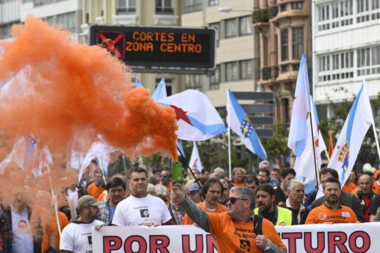 Trabajadores de Alu Ibérica protestarán este jueves con una caravana de coches por A Coruña en defensa del empleo