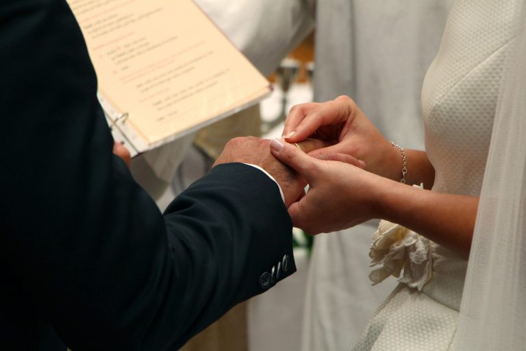 Un brote originado en una boda deja más de 40 positivos en al menos tres municipios lucenses