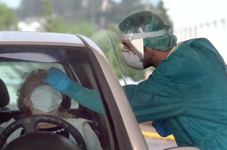Dos muertes más en hospitales elevan a 588 las víctimas con COVID-19 en Galicia