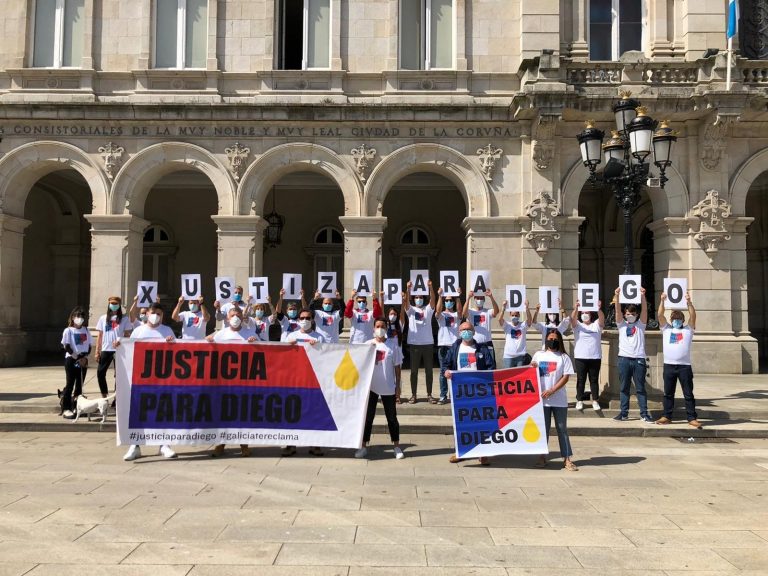 Allegados y amigos de Diego Bello se concentran en A Coruña para exigir «justicia» por su muerte