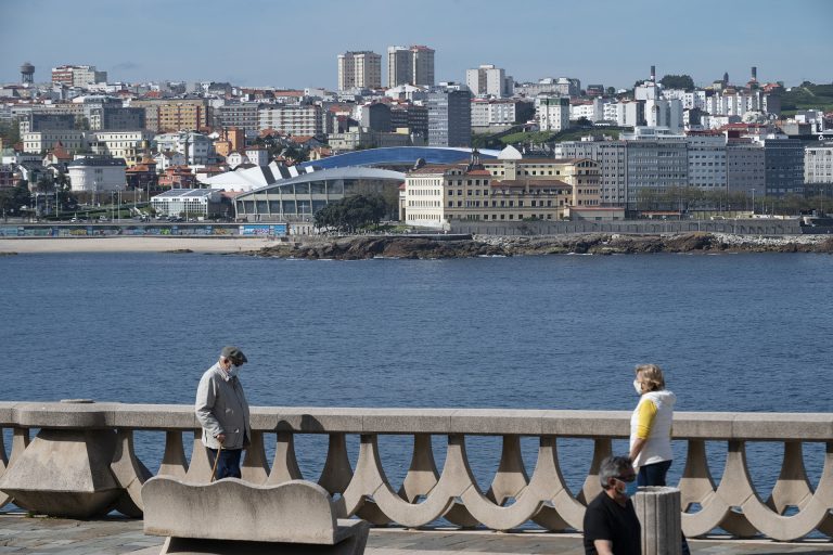 A Coruña acoge este domingo una travesía a nado que recaudará fondos para la Cocina Económica
