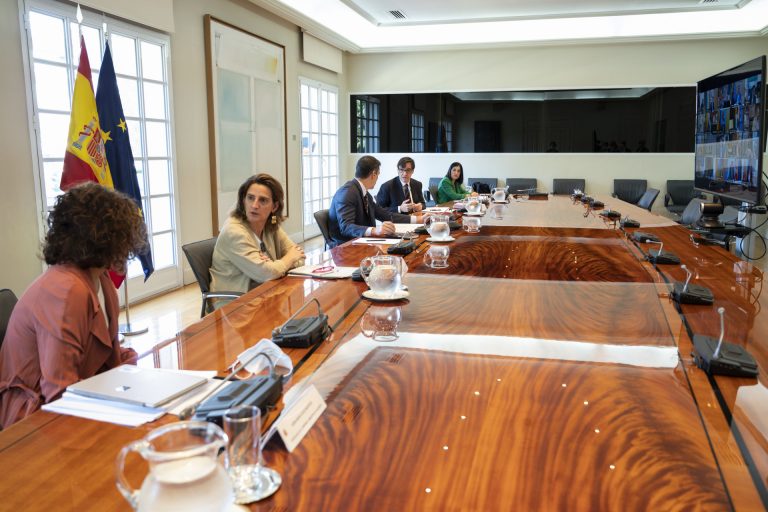 AV.- Sánchez cambia los criterios de reparto del fondo de 16.000 millones, que favorecerán el peso poblacional