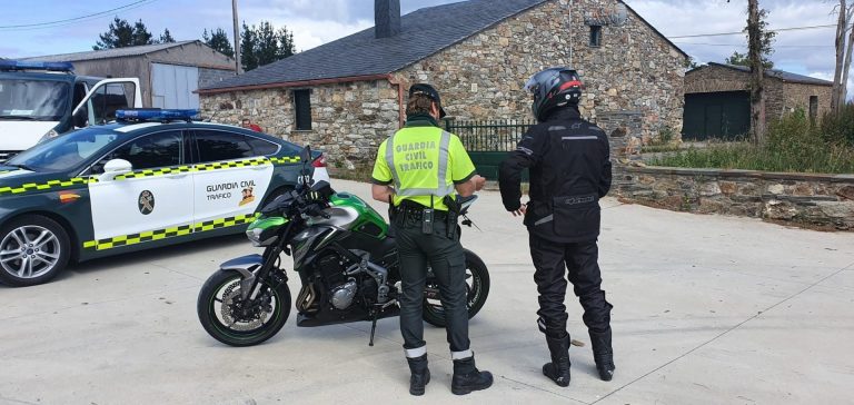 Denunciados 11 conductores de ciclomotores y motocicletas por no respetar el límite de velocidad en carreteras de Lugo