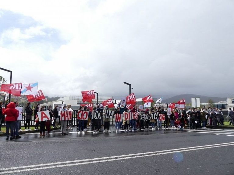 Trabajadores de tiendas de Inditex se movilizan ante su sede en rechazo a cambio de horarios y turnos