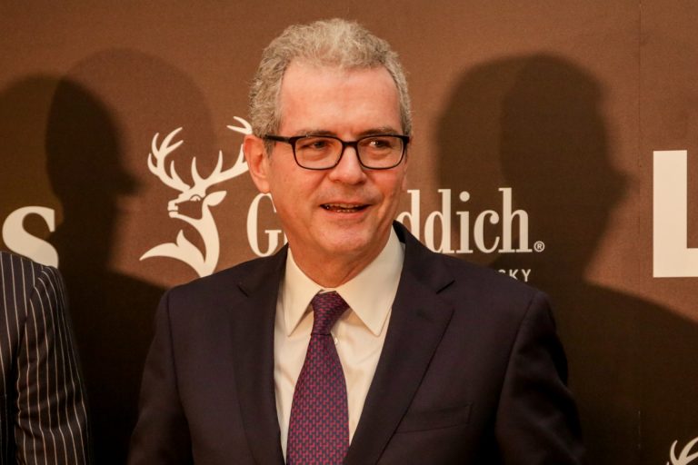 Pablo Isla dice que «no hay soluciones mágicas» para afrontar la crisis y pide «no revertir las reformas eficaces»