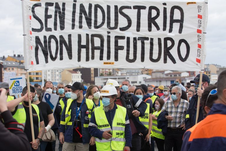 Alu Ibérica se reúne con la Xunta y Asturias para explicar el plan  industrial de las plantas de A Coruña y Avilés