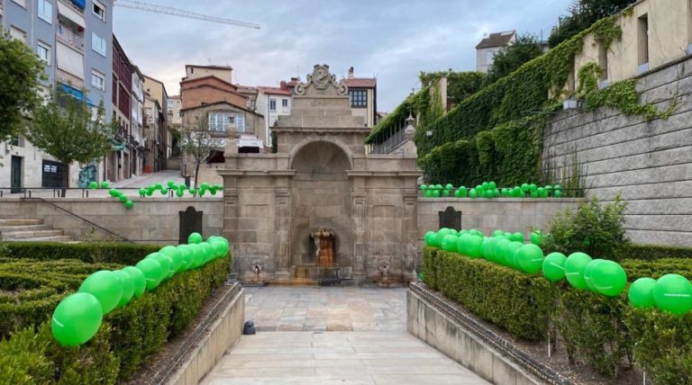 Ecologistas denunciarán a Vox por contaminación tras colocar miles de globos verdes por Galicia