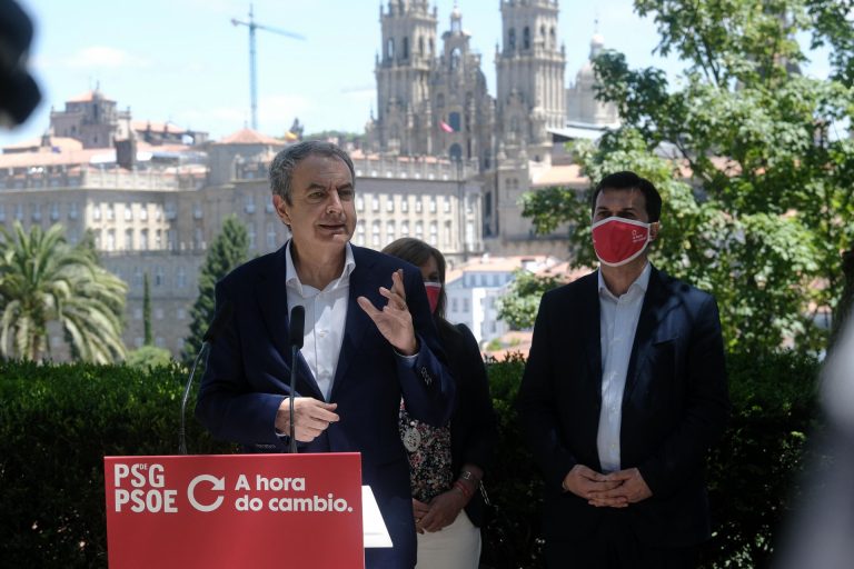 Zapatero apela a la Galicia «viva y abierta» del Nunca Máis a apoyar a Caballero, quien «siente lo que dice»