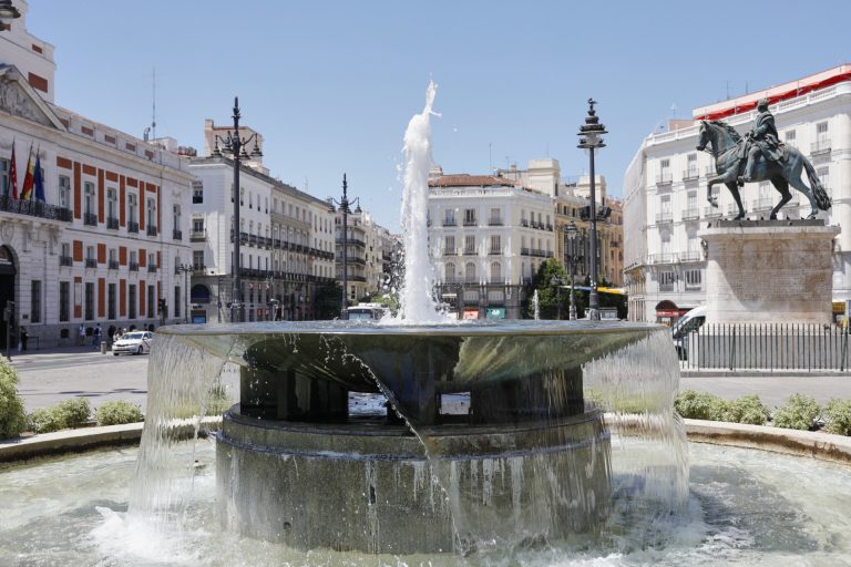 El riesgo por calor mantiene con aviso a las provincias de Ourense y Pontevedra y los fenómenos costeros, a A Coruña