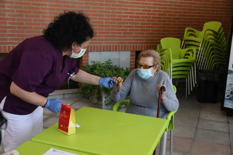 Una trabajadora de la residencia de Xove (Lugo) da positivo y se realizan pruebas PCR a empleados y usuarios
