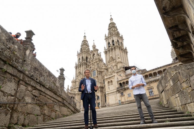 Feijóo cierra la campaña llamando a votar frente al «miedo»: «Intento ser presidente y alcalde de toda Galicia»