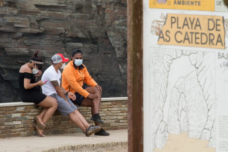 Coronavirus.- Aumentan en cuatro los positivos del brote de Mariña, que alcanza los 186 casos activos