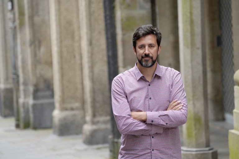 12J.-Gómez-Reino (En Común) apela a que los gallegos «expresen democráticamente su voluntad de hacer un país diferente»