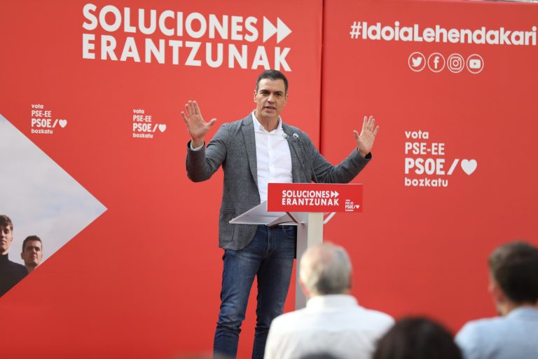 12J.- Sánchez felicita a Feijóo y Urkullu por sus victorias y asume que seguirán gobernando