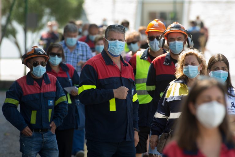 Los trabajadores de Alcoa hacen una carrera simbólica de 1.000 kilómetros, uno por cada puesto de trabajo amenazado