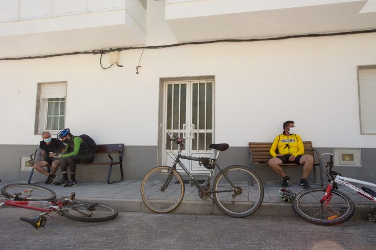 Compostela Aberta tacha de «soberbia» la ordenanza de circulación y propone cambios «que fomenten la movilidad ciclista»
