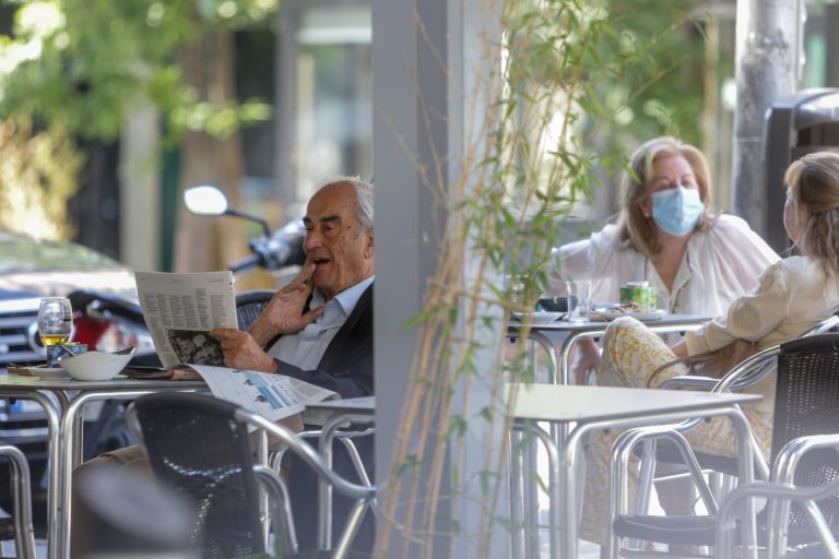 Entra en vigor este domingo la obligación de utilizar mascarilla en todo momento en Galicia