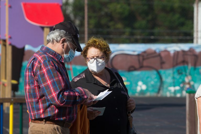 Los casos activos en el brote de A Mariña bajan hasta los 79, tras 10 altas y tres nuevos positivos