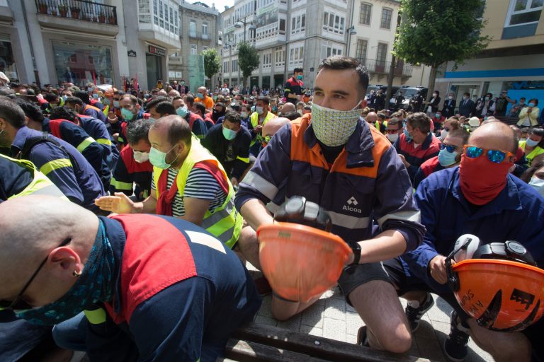 La Xunta requiere la «mayor urgencia posible» al Gobierno para activar medidas que eviten el cierre de Alcoa San Cibrao