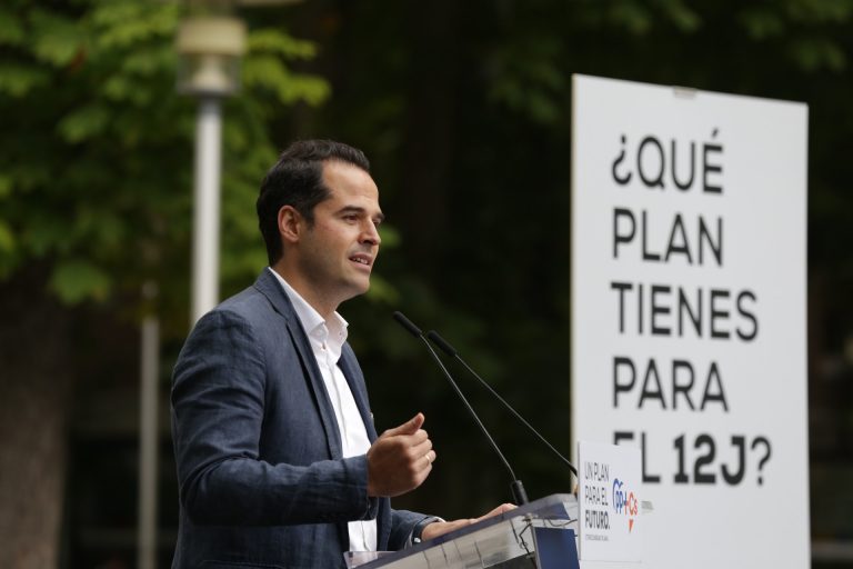 Coronavirus.- Madrid investiga por qué el laboratorio que hizo test al club Fuenlabrada no le notificó el positivo