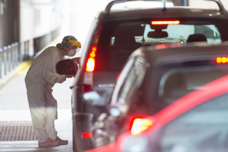 Nuevo repunte en el número de casos activos en Galicia hasta los 196, 16 más que el viernes