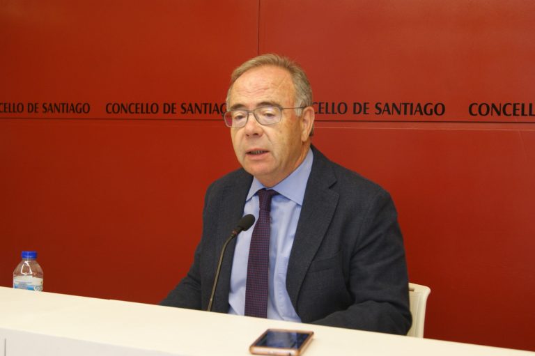 El alcalde y el delegado del Gobierno celebran la adjudicación del orbital de Santiago por 19,1 millones