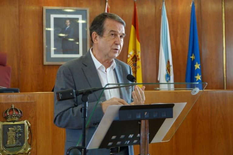 Abel Caballero «sospecha» que la Xunta quiere «ahorrar dinero» en los nuevos juzgados, cuyas obras «se están retrasando»