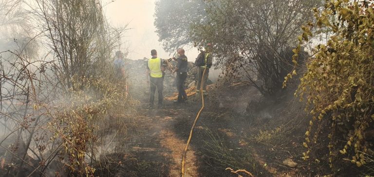 Sigue sin control el fuego de Cualedro tras arrasar 1.000 hectáreas, aunque «no hay peligro para ningún núcleo»