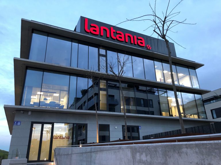 La constructora Lantania entra en renovables para invertir 146 millones en parques eólicos en Galicia