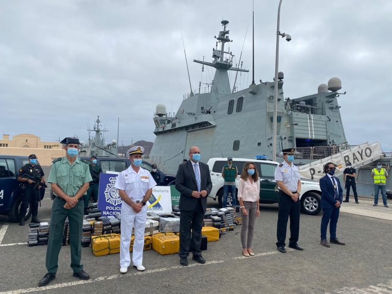 Llegan a la Base Naval de Las Palmas  los 1.200 kilos de cocaína incautados con destino Galicia