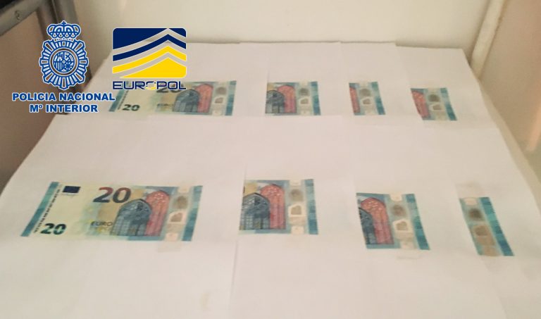 Siete detenidos en Vigo y Madrid por introducir en España más de 30.000 euros en billetes falsos procedentes de Nápoles