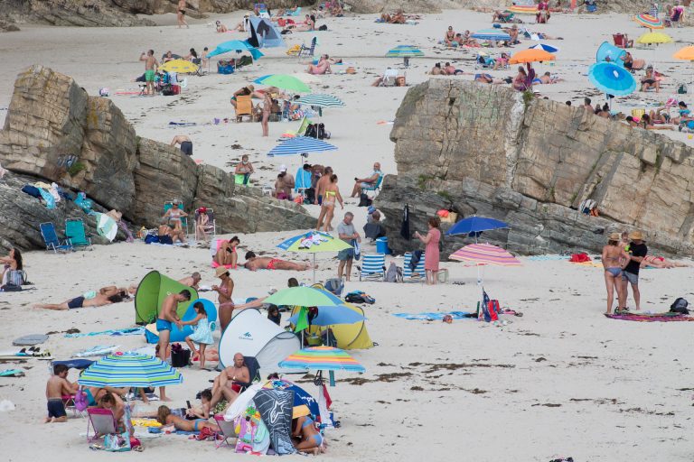 El sector turístico gallego advierte de que «la amenaza de rebrotes puede dar al traste» con las buenas previsiones de agosto