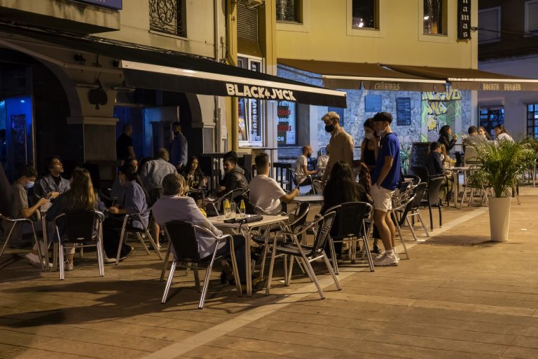 Hosteleros de Pontevedra, A Coruña y Lugo recurren ante el TSXG la orden de cierre del ocio nocturno