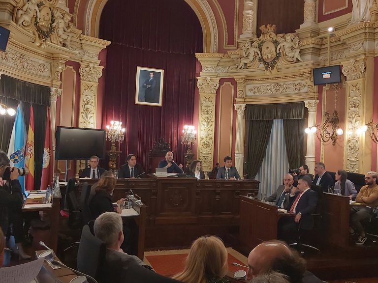 La oposición no acude al pleno de Ourense tras el positivo de un asesor del alcalde, al que acusan de «irresponsable»