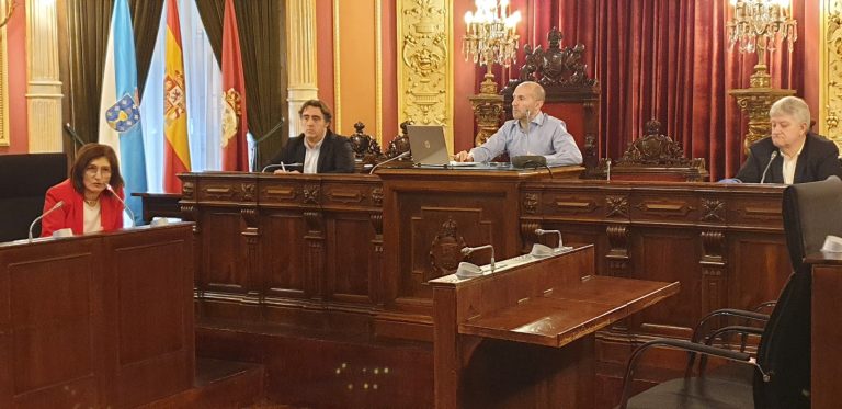 El alcalde de Ourense ve «intereses económicos espurios» en «ciertos movimientos» hacia su persona