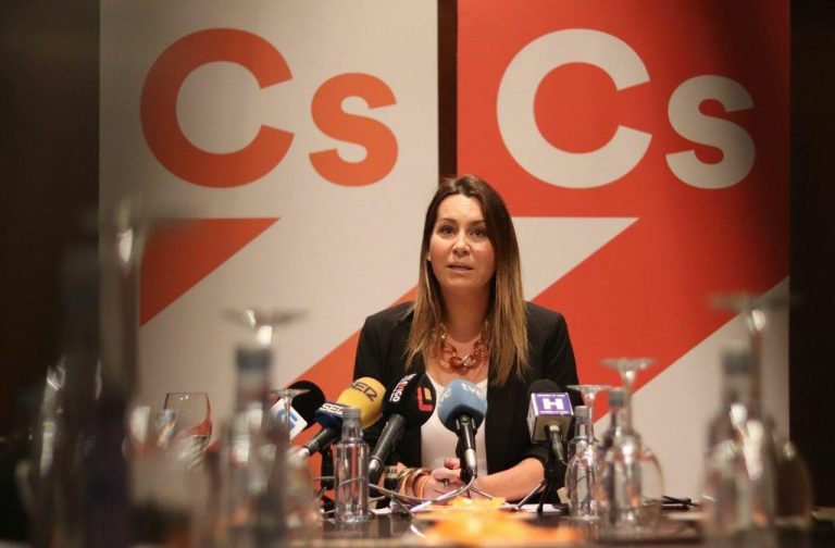 Beatriz Pino tilda de «corrupto» que la ex edil de Cs en A Coruña se incorpore al gobierno local