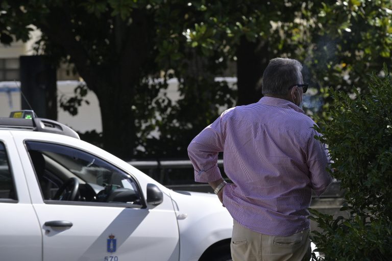 Ayuntamientos de A Coruña instan a cumplir las normas tras mantenerse las restricciones en la comarca