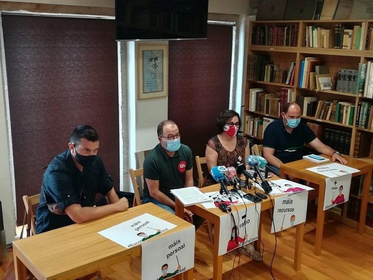 Convocan huelga y concentraciones de profesores contra el inicio de curso «de coste cero» de la Xunta