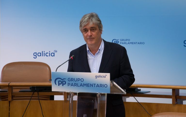 El portavoz del Grupo del PPdeG, «cómodo» con la postura de Casado de rechazar la moción de Vox y la gestión de Sánchez