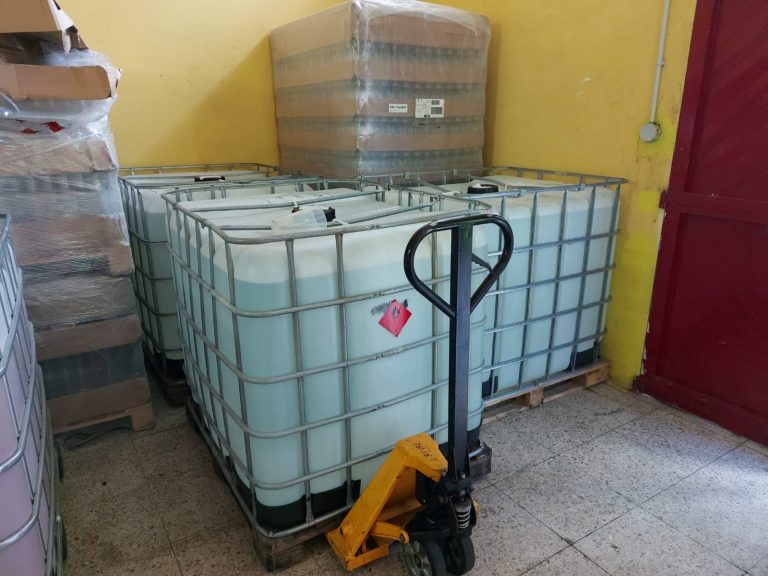 Intervenidos en Ferrol 3.000 litros de alcohol en un operativo de la Guardia Civil y Aduanas