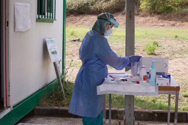 La alcaldesa de Viveiro da negativo en la PCR practicada tras el positivo del teniente de alcalde