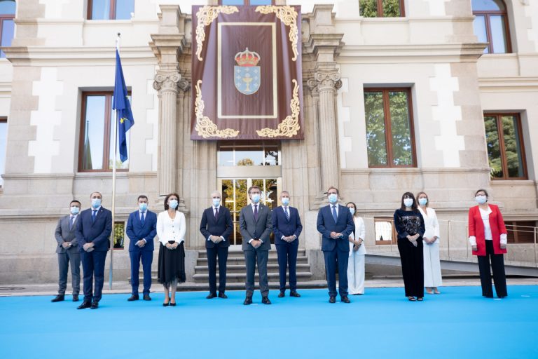 Todos los conselleiros piden comparecer en la Cámara para explicar los planes y previsiones de sus departamentos